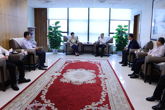 不雅视频
召开邮政政企工作座谈会